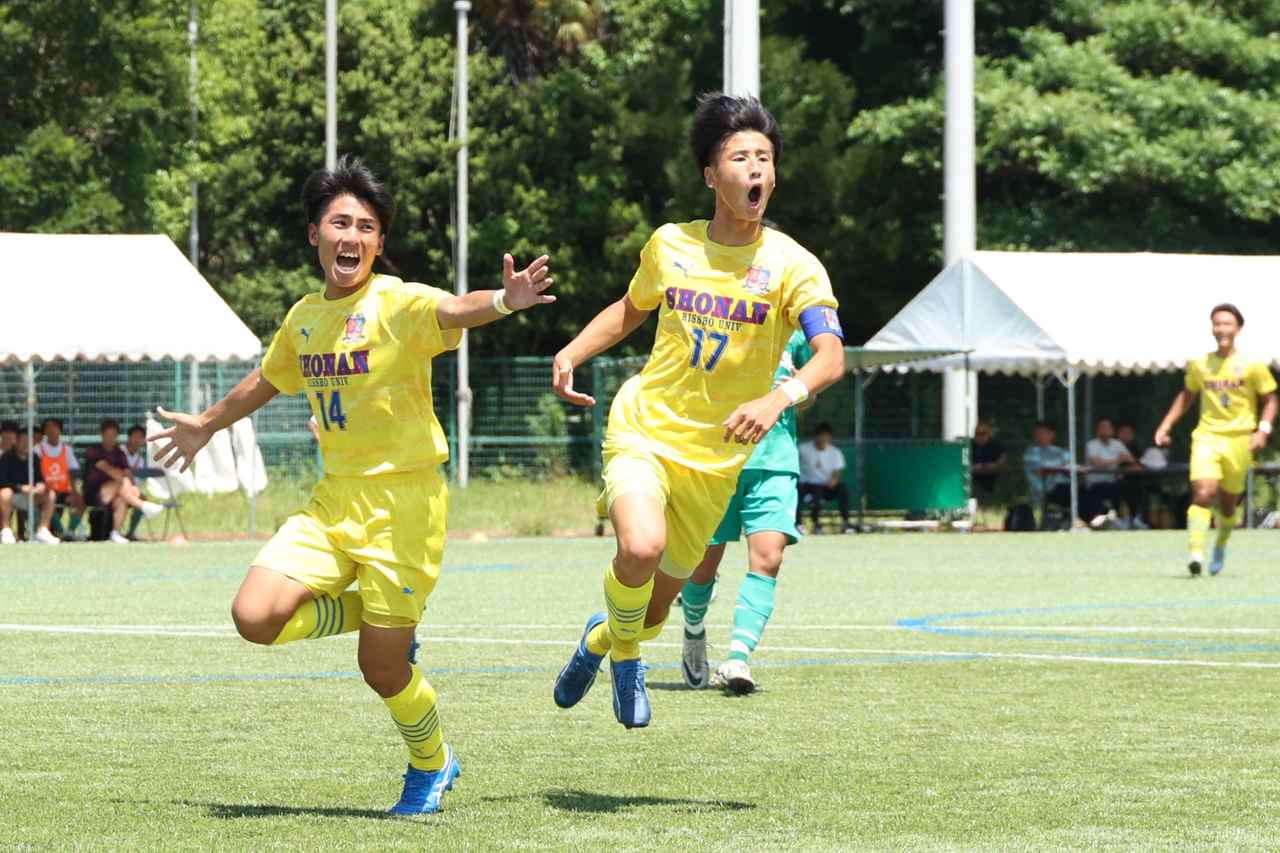 画像 : 15番目の画像 - 【写真】明誠高（青）と大社高（赤）、開星高（青）と出雲高（エンジ）、立正大淞南高（黄）と益田東高（緑）、出雲工高（青）と松江南高（白）が対戦したインターハイ島根県予選準々決勝（写真◎石倉利英） - サッカーマガジンWEB