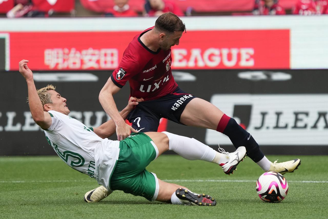 Images : 1番目の画像 - 今季の第2節では鹿島アントラーズと対戦した（写真◎Getty Images） - サッカーマガジンWEB