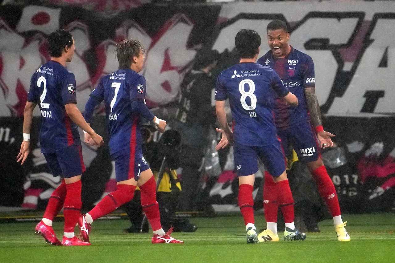【FC東京】4-4-2へシフトして降格圏脱出。松橋力蔵監督は、森重真人は、高宇洋は、俵積田晃太は新システムをどう評価するのか - サッカーマガジンWEB