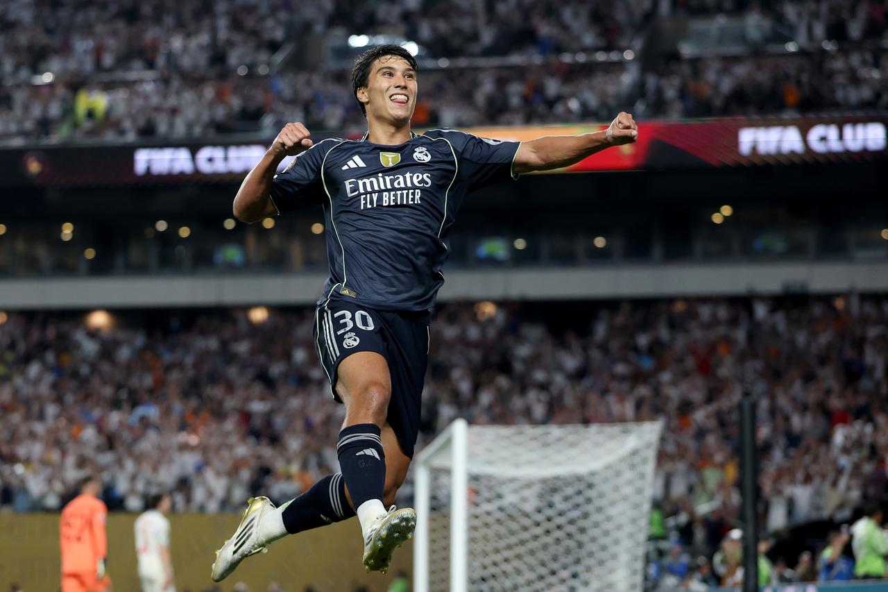 ce004671b328ee7bf4bc9cd3e4117c