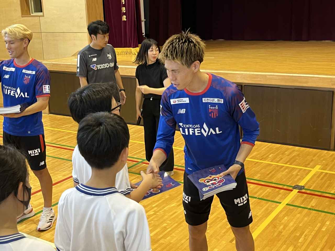 画像 : 6番目の画像 - 画像一覧◎様々なレクリエーションを行い、交流した（写真◎FC東京） - サッカーマガジンWEB