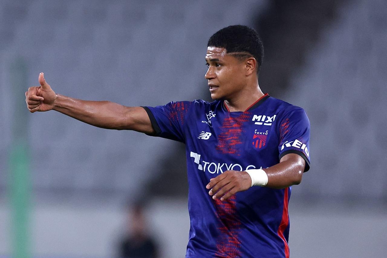 【FC東京】バングーナガンデ佳史扶があの「兄貴分」と勝負だ。「僕のクロスから点が入ったら最高！」（インタビュー） - サッカーマガジンWEB