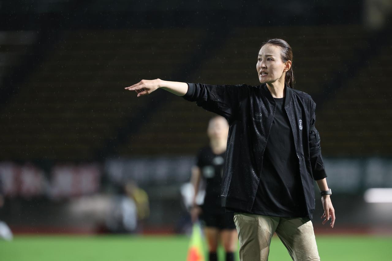 画像 : 42番目の画像 - 【写真】激しい雨の中での激闘となったI神戸と東京NBの開幕戦（写真◎WE LEAGUE） - サッカーマガジンWEB