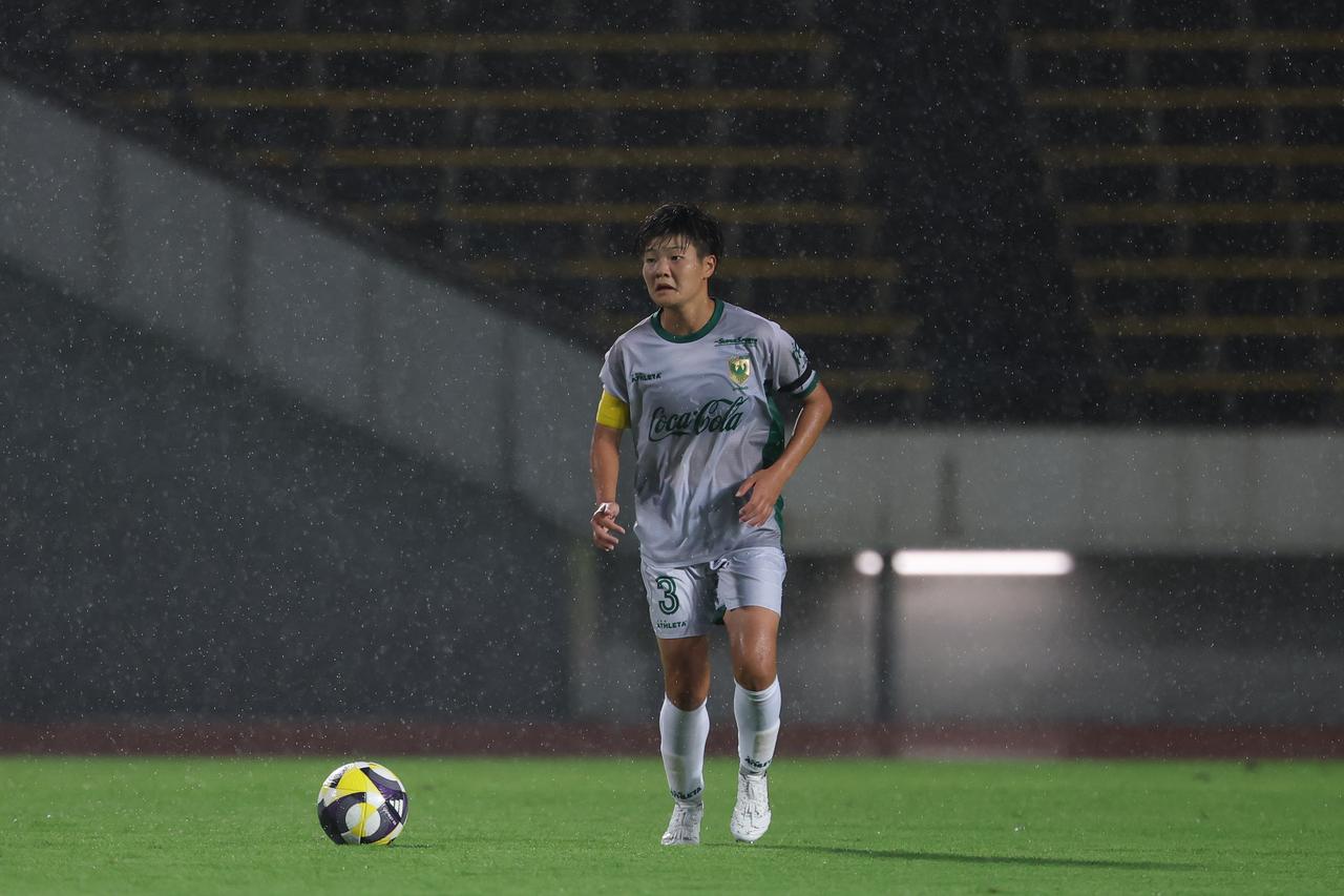 画像 : 25番目の画像 - 【写真】激しい雨の中での激闘となったI神戸と東京NBの開幕戦（写真◎WE LEAGUE） - サッカーマガジンWEB