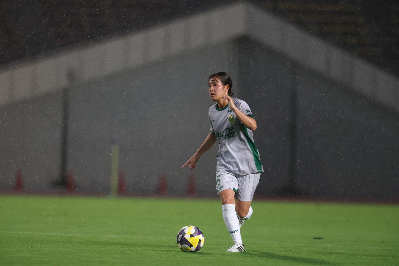 画像 : 21番目の画像 - 【写真】激しい雨の中での激闘となったI神戸と東京NBの開幕戦（写真◎WE LEAGUE） - サッカーマガジンWEB