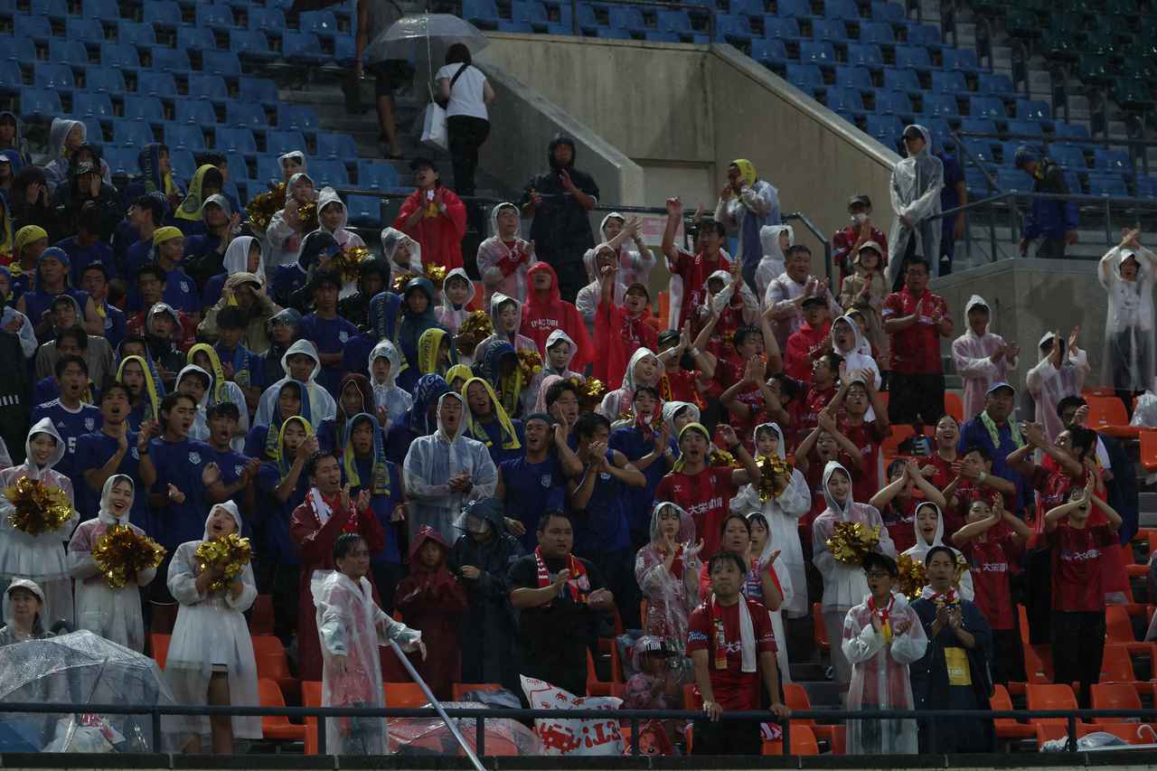 画像 : 14番目の画像 - 【写真】激しい雨の中での激闘となったI神戸と東京NBの開幕戦（写真◎WE LEAGUE） - サッカーマガジンWEB