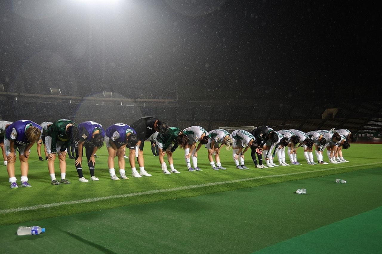 画像 : 50番目の画像 - 【写真】激しい雨の中での激闘となったI神戸と東京NBの開幕戦（写真◎WE LEAGUE） - サッカーマガジンWEB
