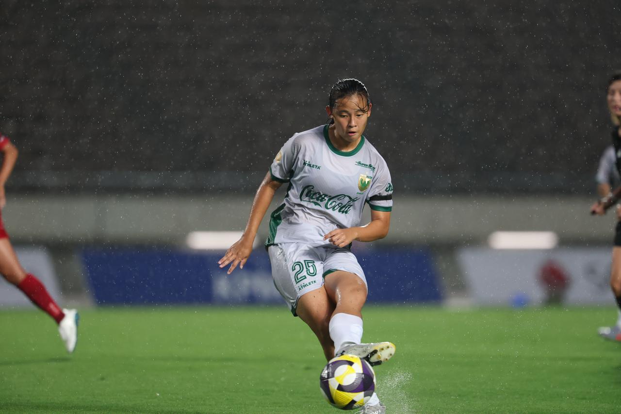 画像 : 23番目の画像 - 【写真】激しい雨の中での激闘となったI神戸と東京NBの開幕戦（写真◎WE LEAGUE） - サッカーマガジンWEB