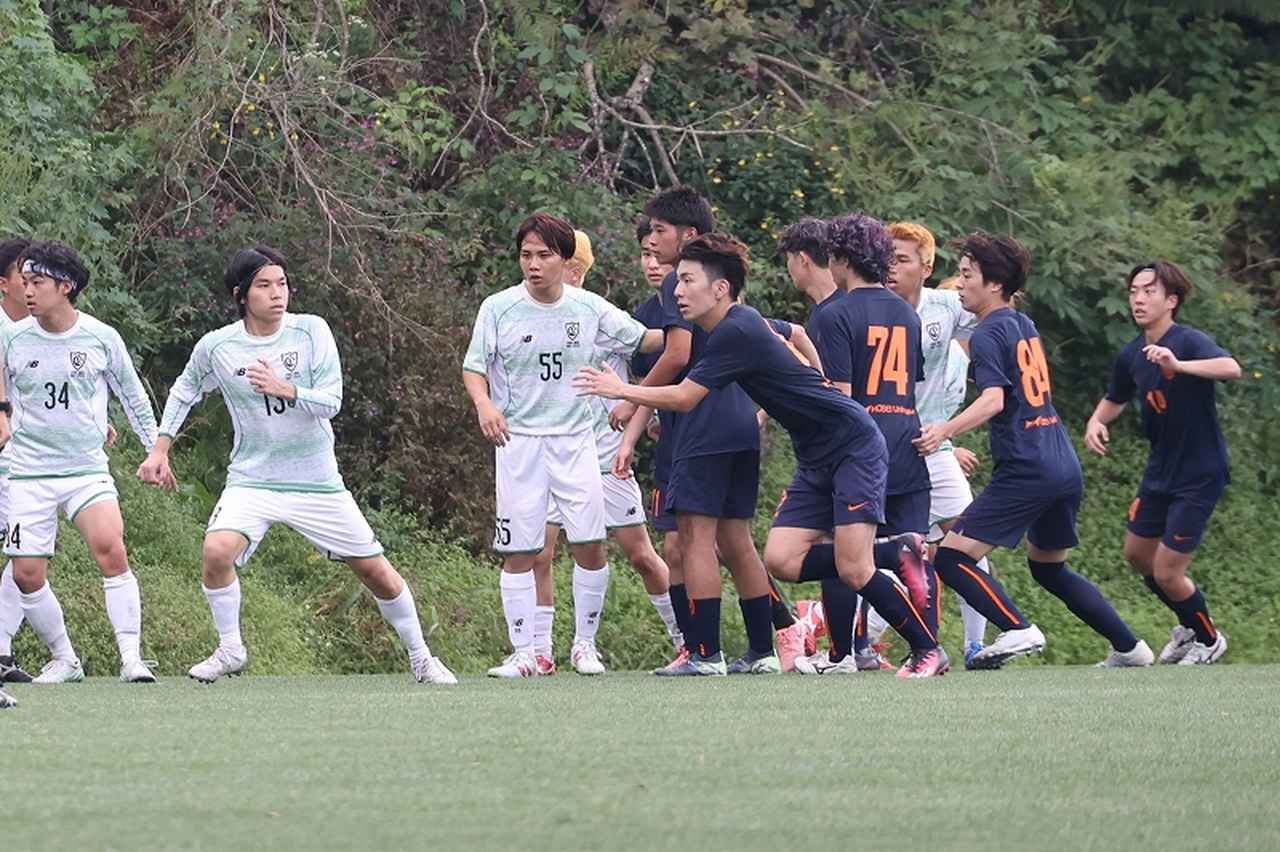 画像 : 16番目の画像 - 【写真】中央大学体同連フースバルクラブA（赤）と早稲田大学荒友キッカーズC（紺）、中央大学サッカー同好会プリンス（白）と法政大学工体連サッカー部B（紺）が対戦した予選リーグ第1戦（写真◎石倉利英） - サッカーマガジンWEB