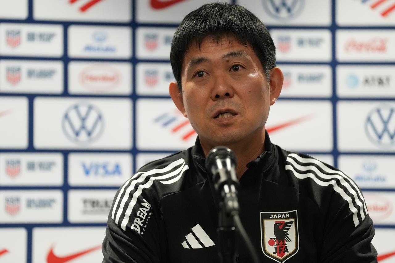 画像: 前日の公式会見に登壇し、アメリカ戦の意気込みを語る森保一監督（写真◎青山知雄）