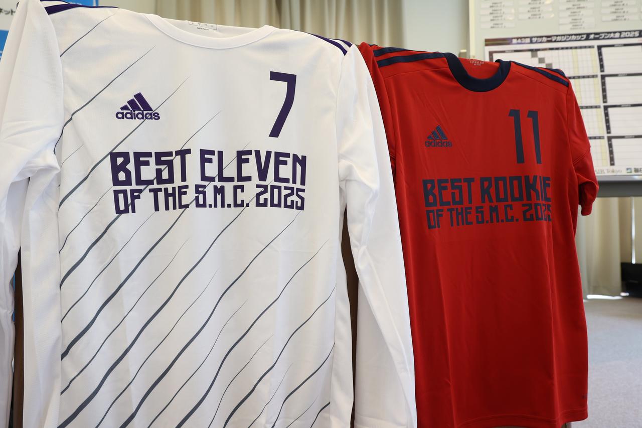 画像: ベストイレブン、ベストルーキー賞に送られる記念シャツ
