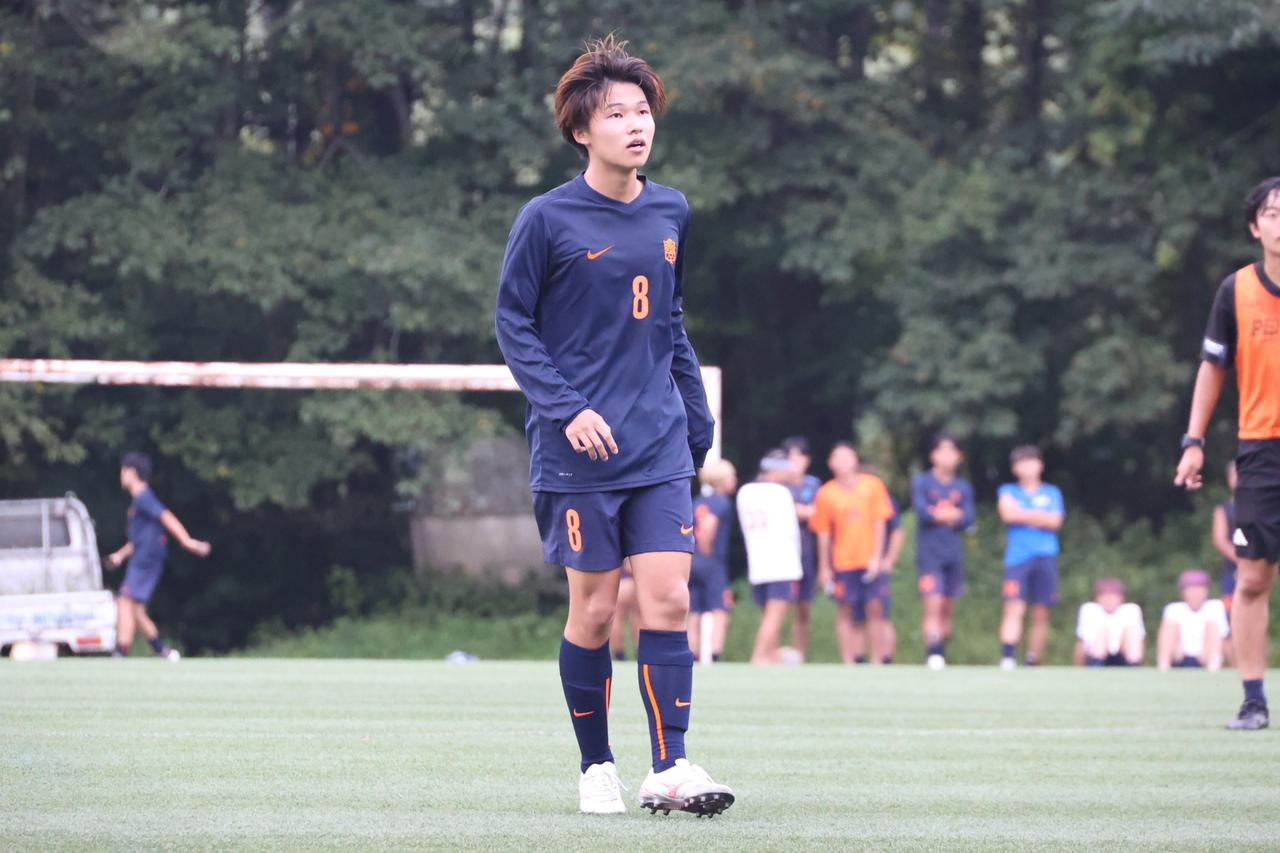 画像 : 2番目の画像 - 【写真】サッカーマガジンカップのデビュー戦で結果を残した法政大学工体連サッカー部BのMF辻本（写真◎石倉利英） - サッカーマガジンWEB