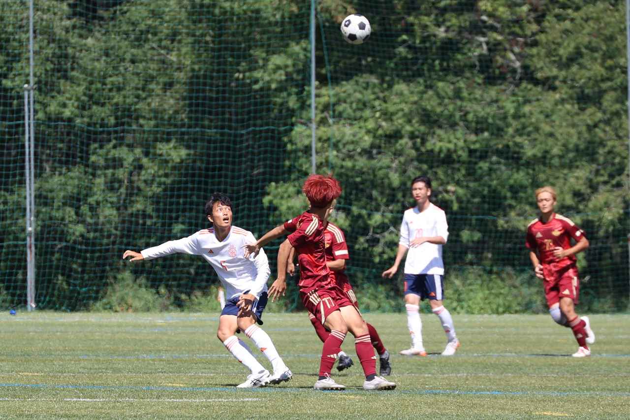 画像 : 12番目の画像 - 【写真】FCもこもこ高幡不動店（紺）と明治大学GroovyKids B（青）、立教大学サッカー愛好会A（白）と早稲田大学稲穂キッカーズC（エンジ）などが熱戦を繰り広げた予選リーグ第2戦（写真◎石倉利英） - サッカーマガジンWEB