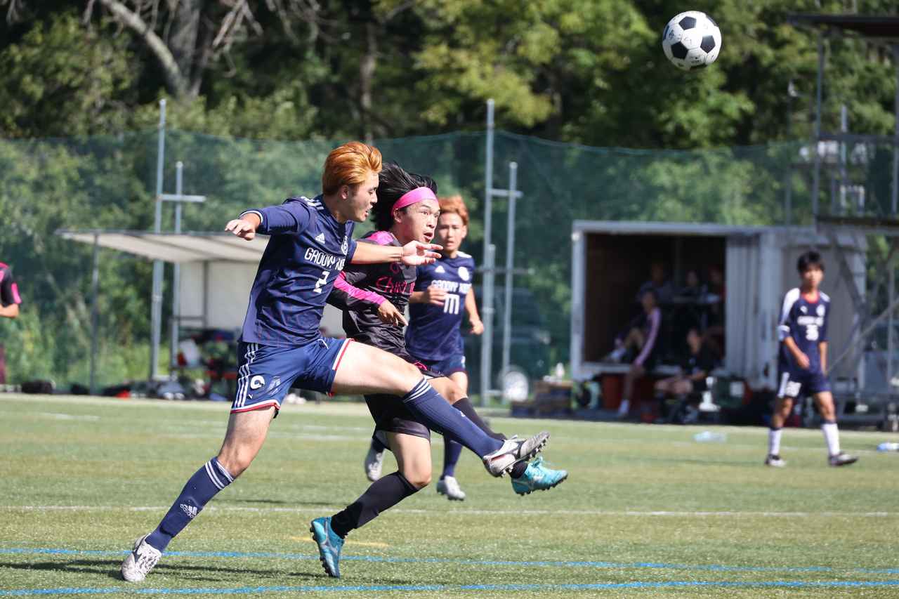 画像 : 5番目の画像 - 【写真】FCもこもこ高幡不動店（紺）と明治大学GroovyKids B（青）、立教大学サッカー愛好会A（白）と早稲田大学稲穂キッカーズC（エンジ）などが熱戦を繰り広げた予選リーグ第2戦（写真◎石倉利英） - サッカーマガジンWEB