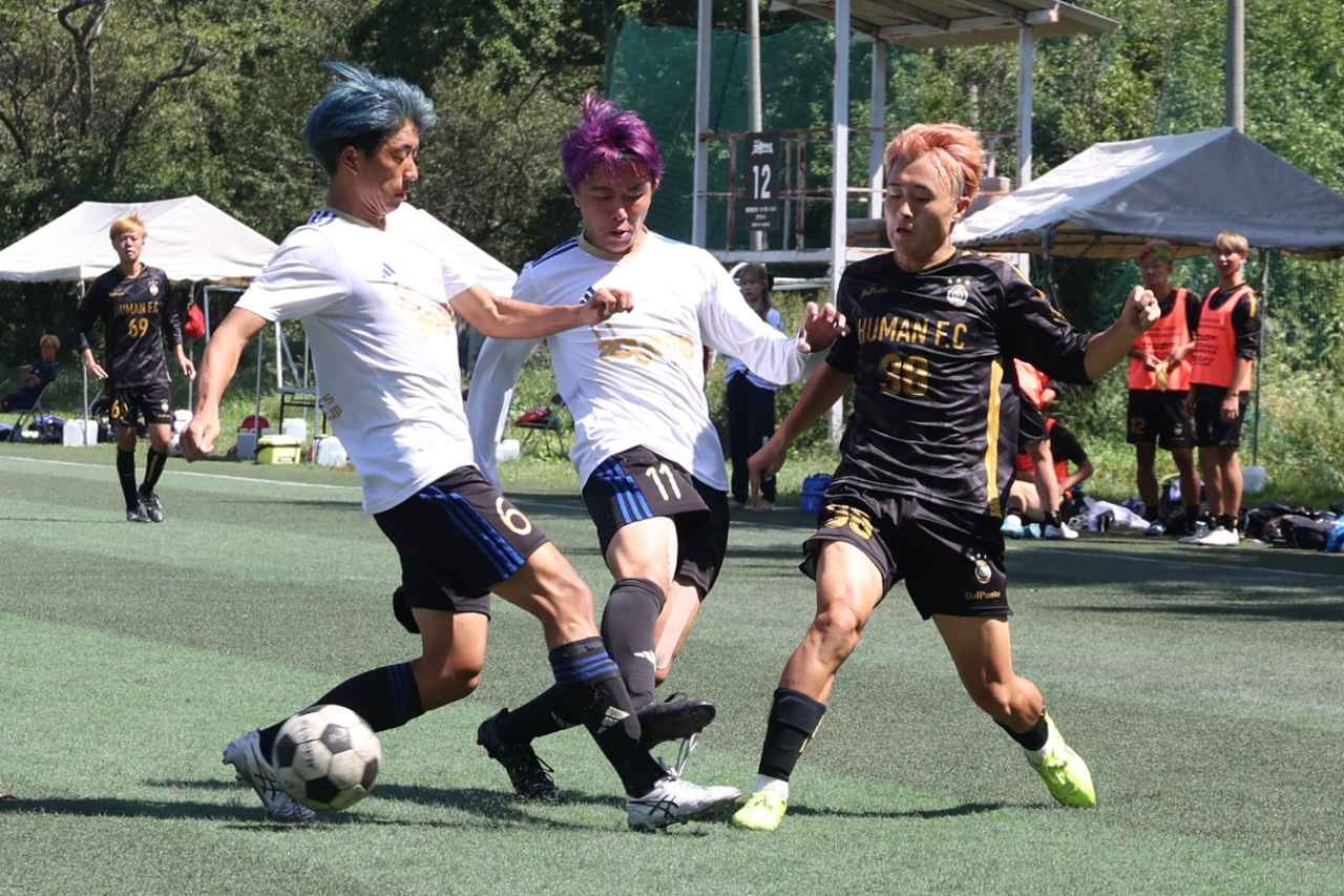 画像 : 20番目の画像 - 【写真】明治大学生田サッカー部蹴友会A（赤）と中央大学MAPLE A（紺）、早稲田大学HUMAN FC A（黒）と青山学院大学理工サッカー部A（白）などが対戦した決勝トーナメント1回戦（写真◎石倉利英） - サッカーマガジンWEB