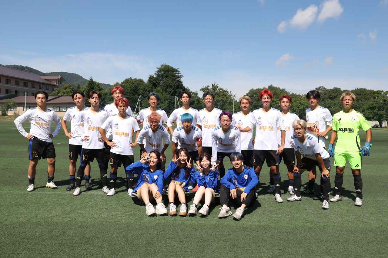 画像 : 14番目の画像 - 【写真】明治大学生田サッカー部蹴友会A（赤）と中央大学MAPLE A（紺）、早稲田大学HUMAN FC A（黒）と青山学院大学理工サッカー部A（白）などが対戦した決勝トーナメント1回戦（写真◎石倉利英） - サッカーマガジンWEB