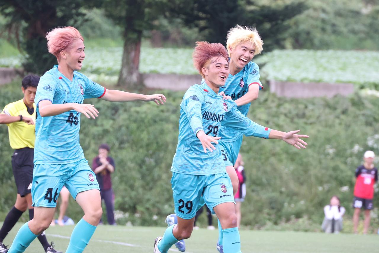 画像 : 6番目の画像 - 【写真】早稲田大学HUMAN FC Aの攻撃の中心として活躍した井料。後半の2得点で勝利に貢献した（写真◎高野徹、石倉利英） - サッカーマガジンWEB