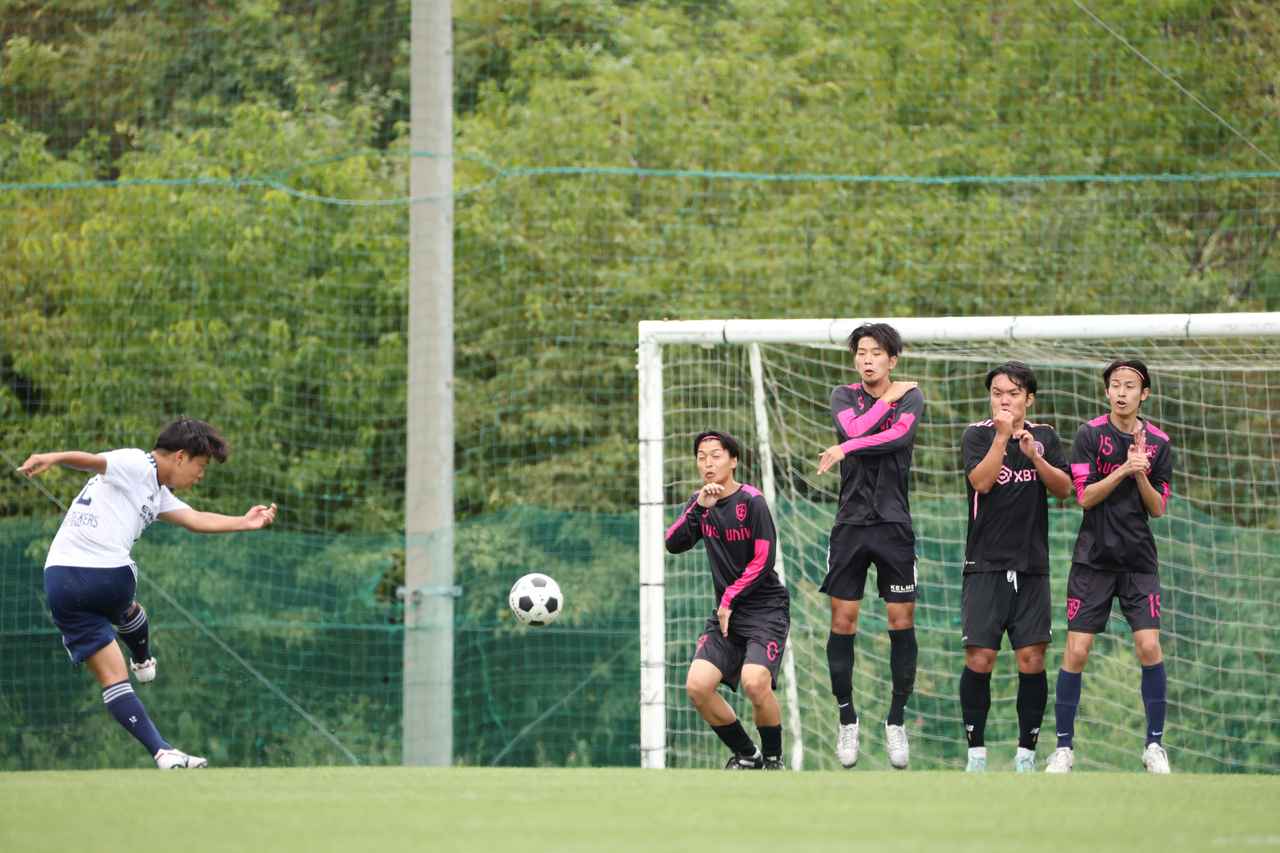 画像 : 20番目の画像 - 【写真】早稲田大学HUMAN FC A（水色）と同志社大学三ツ葉キッカーズA（黒）が対戦した決勝トーナメント決勝と、奥ヤマンチェスター夢テッ斗（白）とFCもこもこ高幡不動店が対戦した3位決定戦（写真◎高野徹、石倉利英） - サッカーマガジンWEB
