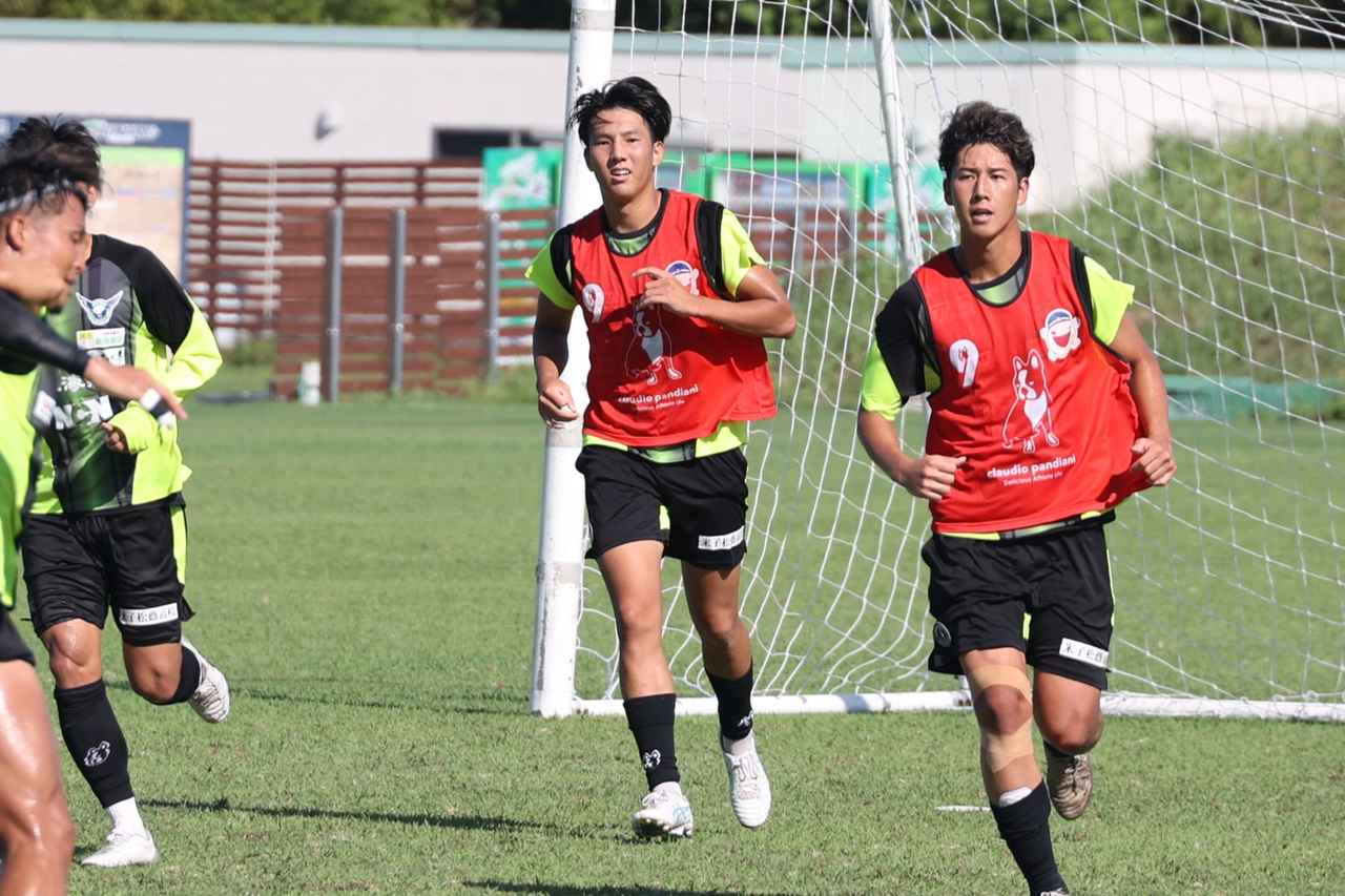 画像 : 1番目の画像 - 【写真】愛媛FCからの育成型期限付き移籍で加入し、鳥取デビューに向けて練習を重ねる舩橋（写真◎石倉利英） - サッカーマガジンWEB