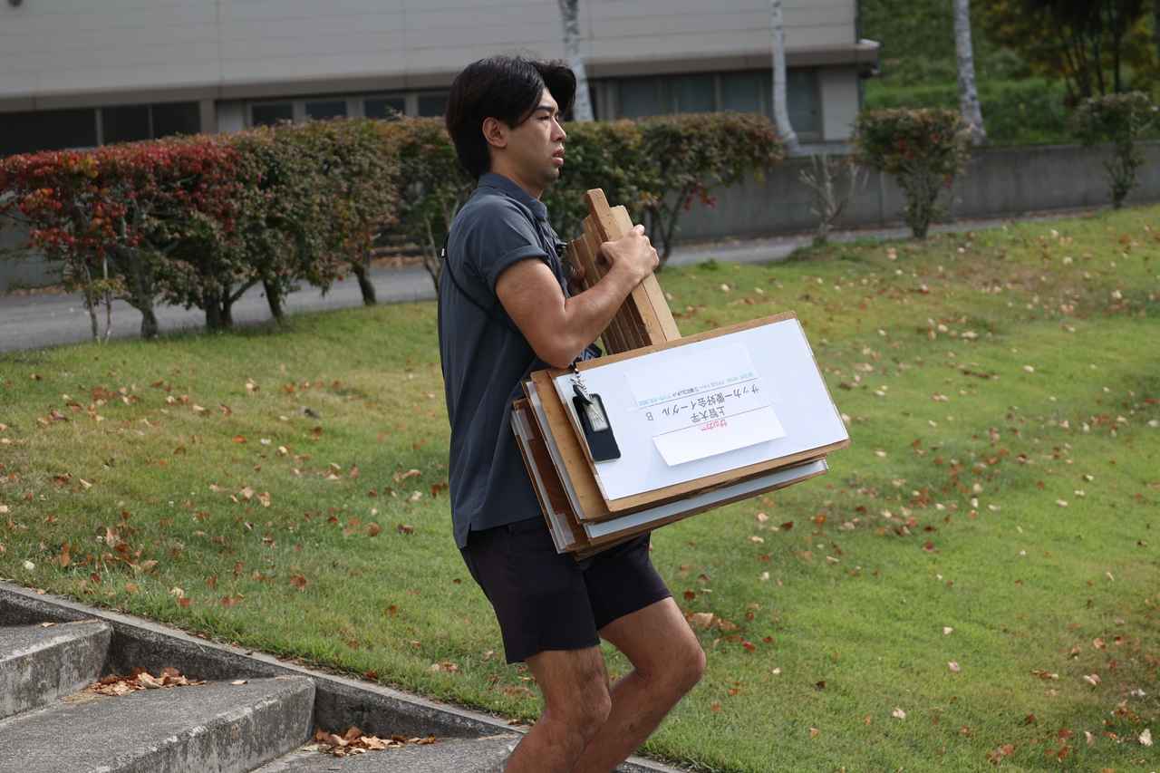 画像 : 3番目の画像 - 【写真】2021年のJエリートリーグでのプレーが認められ、翌22年に鳥取に加入した小林さんは、翌23年はFC徳島でキャプテンも務めた。今年から毎日コムネットで裏方としてサッカーに携わっている(写真◎石倉利英) - サッカーマガジンWEB