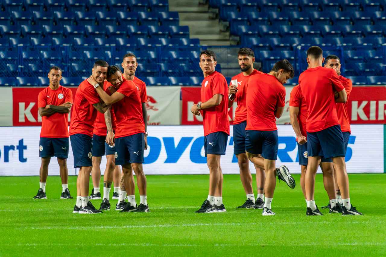 画像: 前日練習のためにパナソニックスタジアム吹田に来たパラグアイ代表の選手たち（写真◎舩木渉）