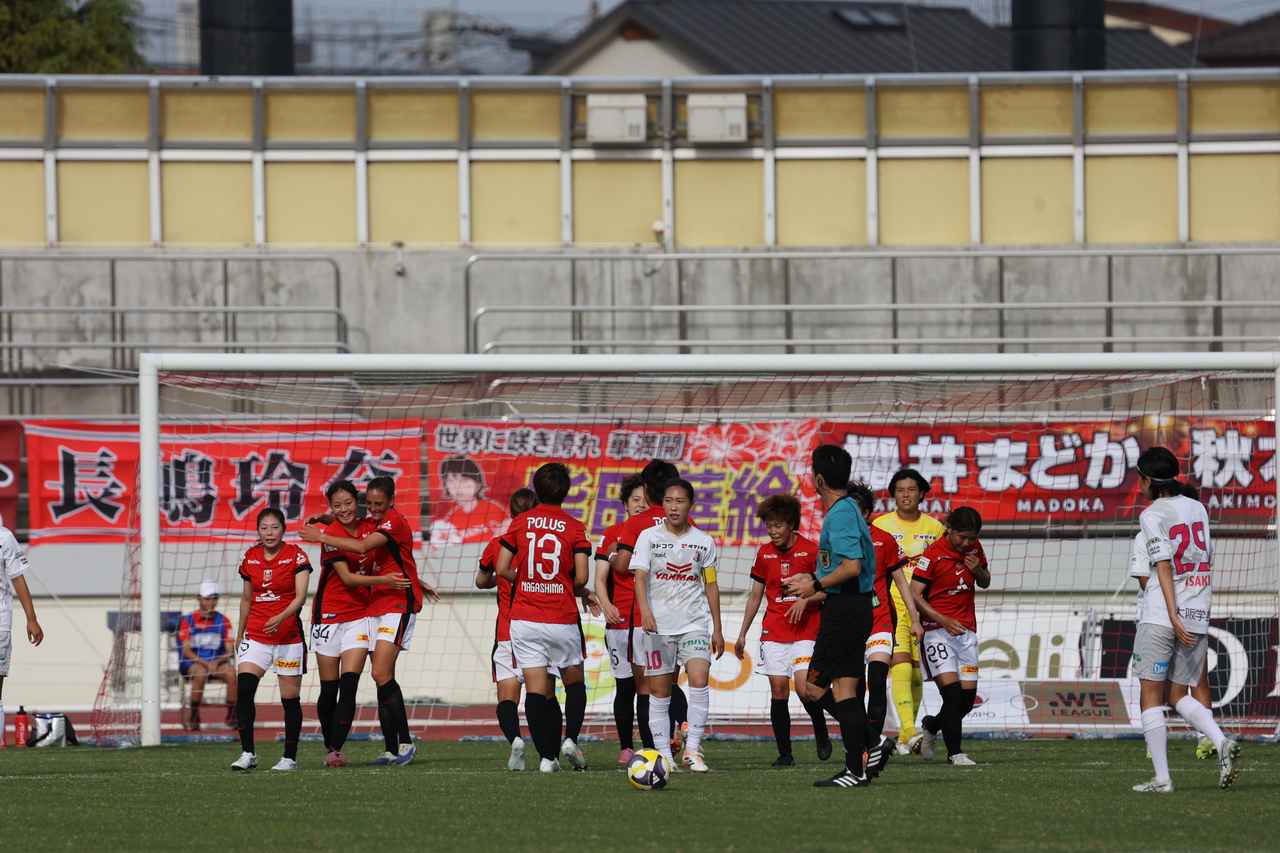 画像 : 6番目の画像 - 【写真】浦和がホームで4得点の快勝。C大阪はハーフタイムの選手交代も実らず無得点に抑えられた（写真◎森田将義） - サッカーマガジンWEB