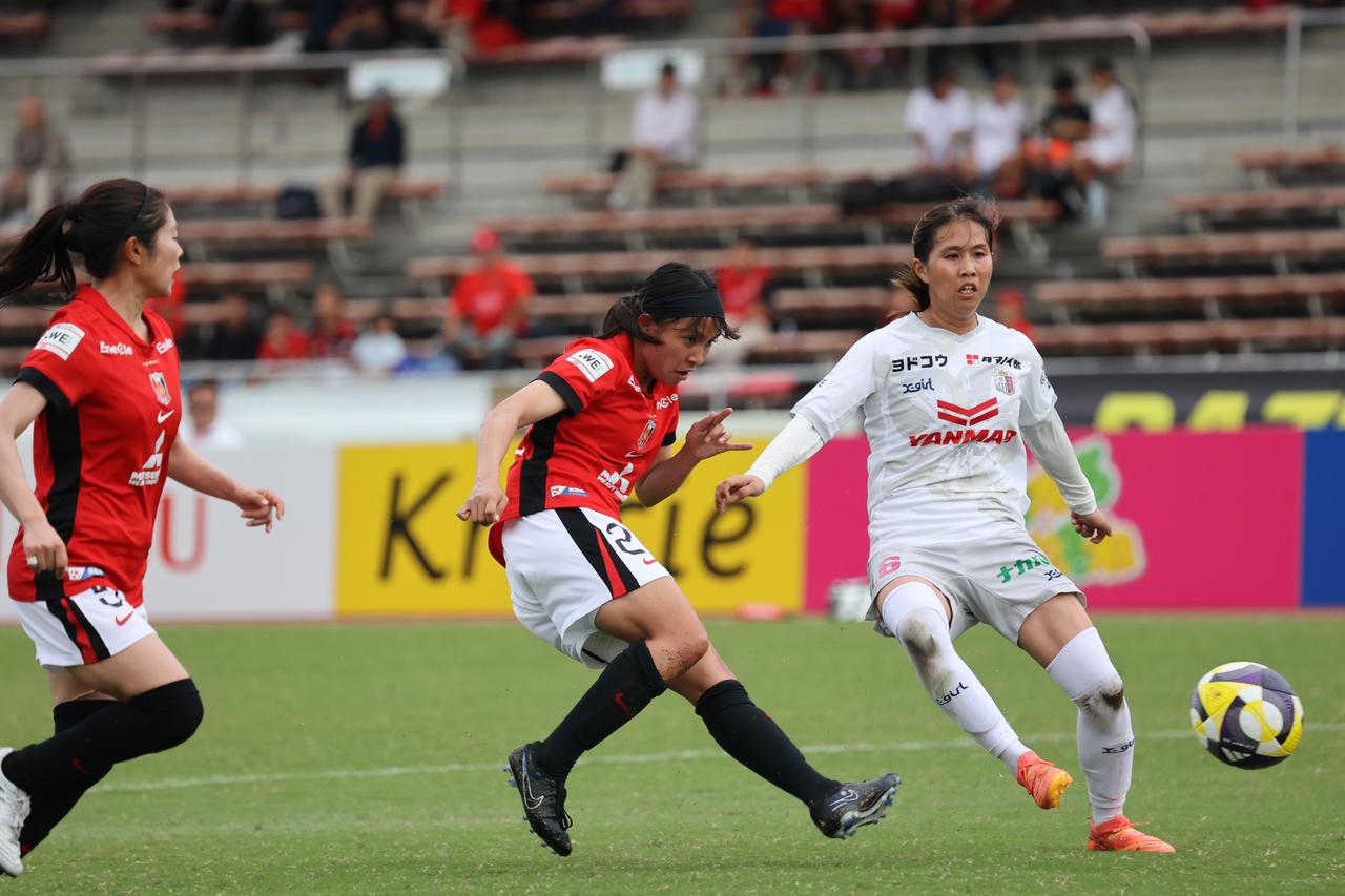 画像 : 21番目の画像 - 【写真】浦和がホームで4得点の快勝。C大阪はハーフタイムの選手交代も実らず無得点に抑えられた（写真◎森田将義） - サッカーマガジンWEB