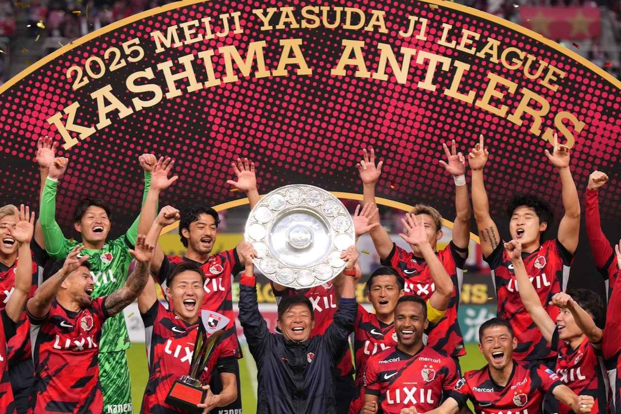 鹿島優勝コラム】鬼木達監督びしょ濡れV！「鹿島最高！！！」と絶叫