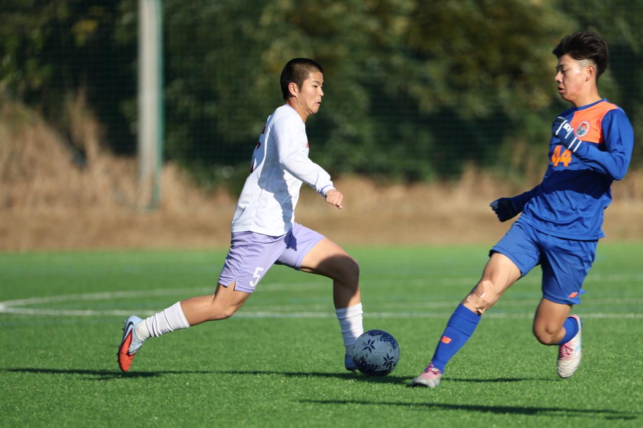 画像: 決勝点となる3点目を奪った武南のDF大久保航大（写真◎髙野徹）