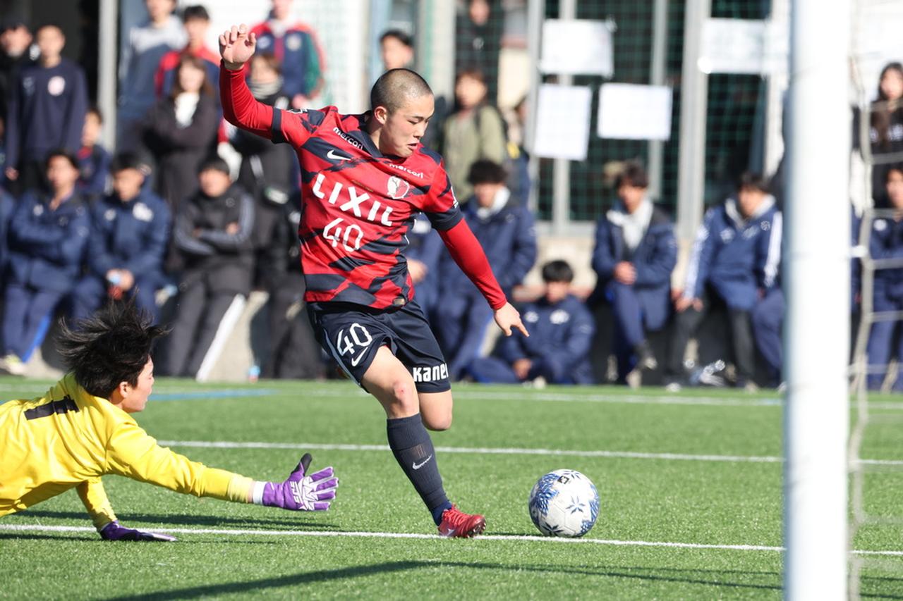 画像: 吉田湊海の2点目の場面。得点感覚が凝縮されたゴールだった（写真◎髙野徹）