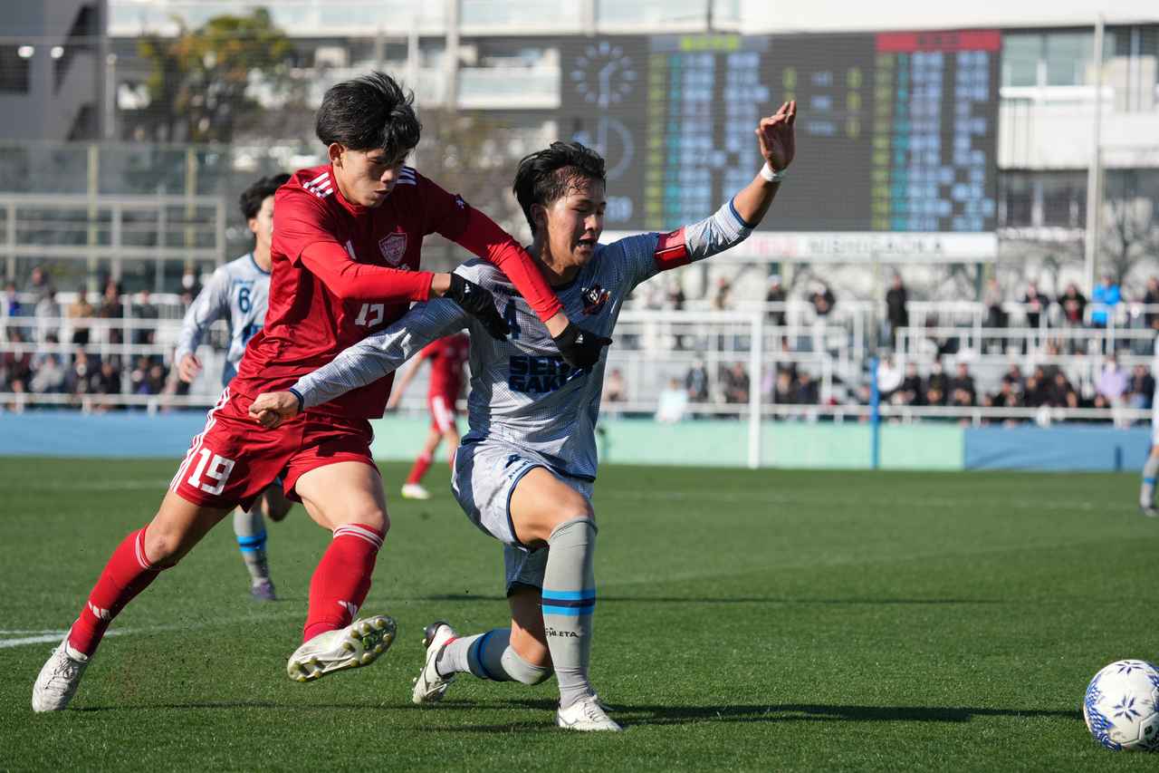 画像 : 5番目の画像 - 【写真】後半に試合が動き、聖和学園が那覇西から3得点を奪って完封勝利(写真◎小山真司) - サッカーマガジンWEB