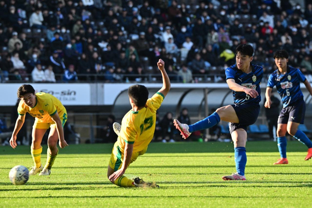 画像 : 5番目の画像 - 【写真一覧】北海は幸先よく先制ゴールを奪ったが… - サッカーマガジンWEB