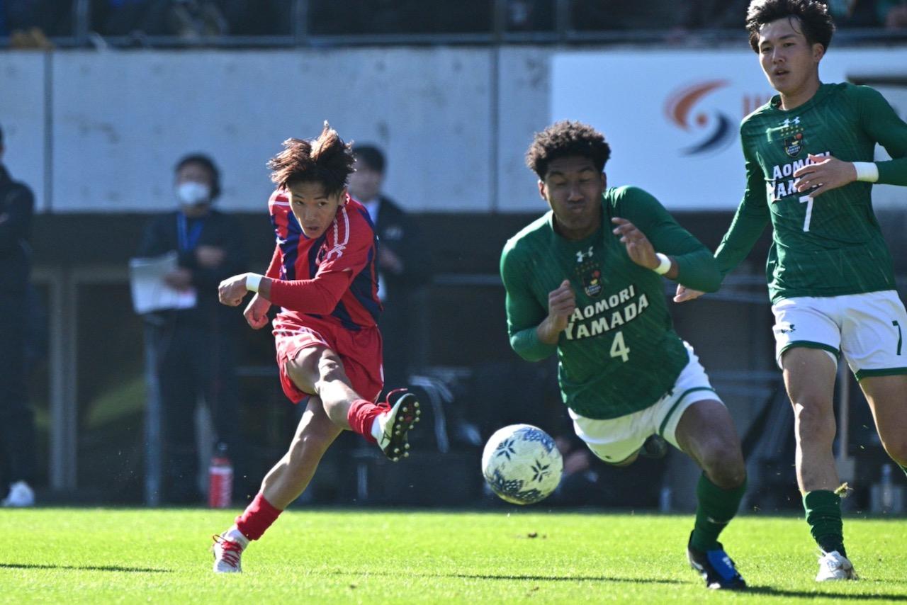 画像 : 2番目の画像 - 【写真一覧】青森山田が優勢も、初芝橋本も後半に逆襲を仕掛けた（写真◎戸加里真司） - サッカーマガジンWEB