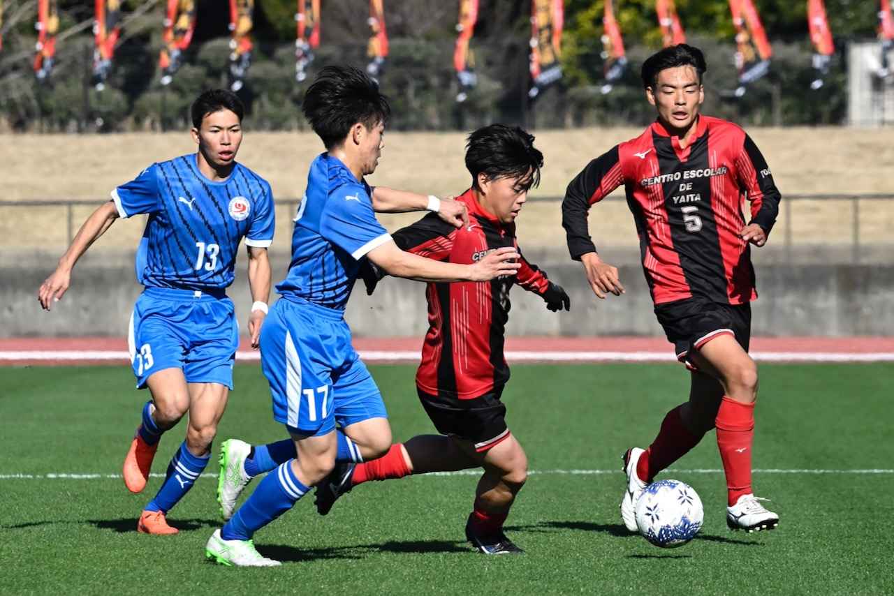 画像 : 2番目の画像 - 【写真一覧】奈良育英がリードを奪えば、矢板中央が2度とも追いつく白熱の展開だった(写真◎矢野寿明) - サッカーマガジンWEB