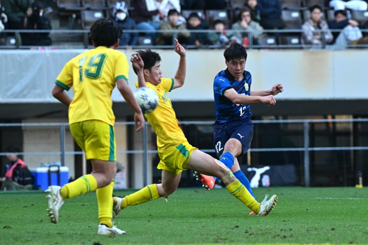 画像 : 7番目の画像 - 【写真一覧】北海は幸先よく先制ゴールを奪ったが… - サッカーマガジンWEB