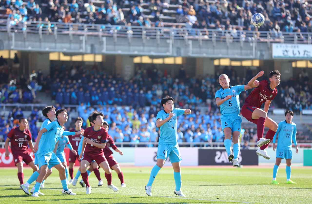 画像 : 3番目の画像 - 【写真一覧】スコアレスの展開も激しい攻防を繰り広げられた山梨学院対京都橘（写真◎桜井ひとし） - サッカーマガジンWEB