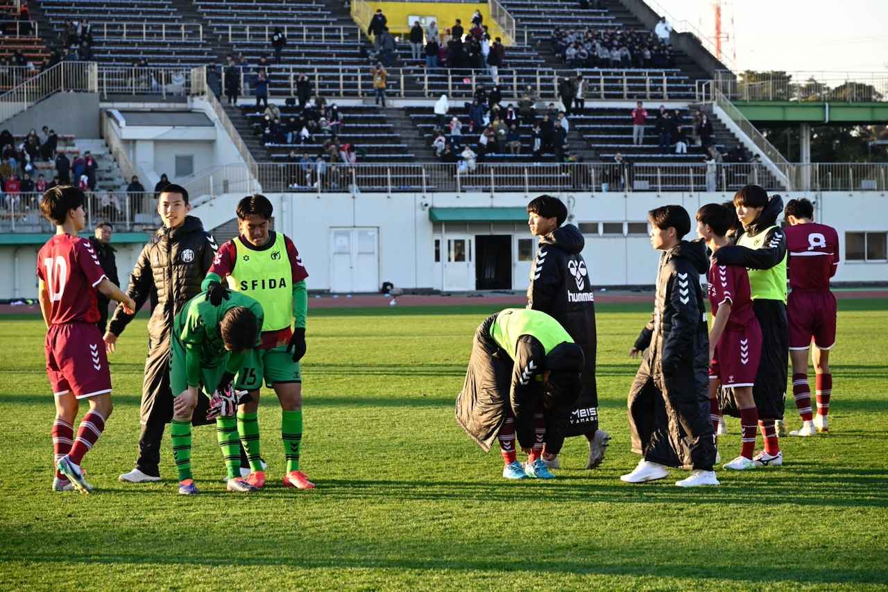 画像 : 7番目の画像 - 【写真一覧】山形明正も攻めて1点差に迫ったものの、最後は大分鶴崎が逃げ切った(写真◎矢野寿明) - サッカーマガジンWEB