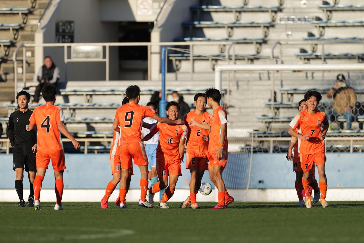 画像 : 3番目の画像 - 【写真】どちらも一歩も譲らない激しい攻防が続いたが、水口が終盤に上田西のゴールをこじ開けた（写真◎金子悟） - サッカーマガジンWEB