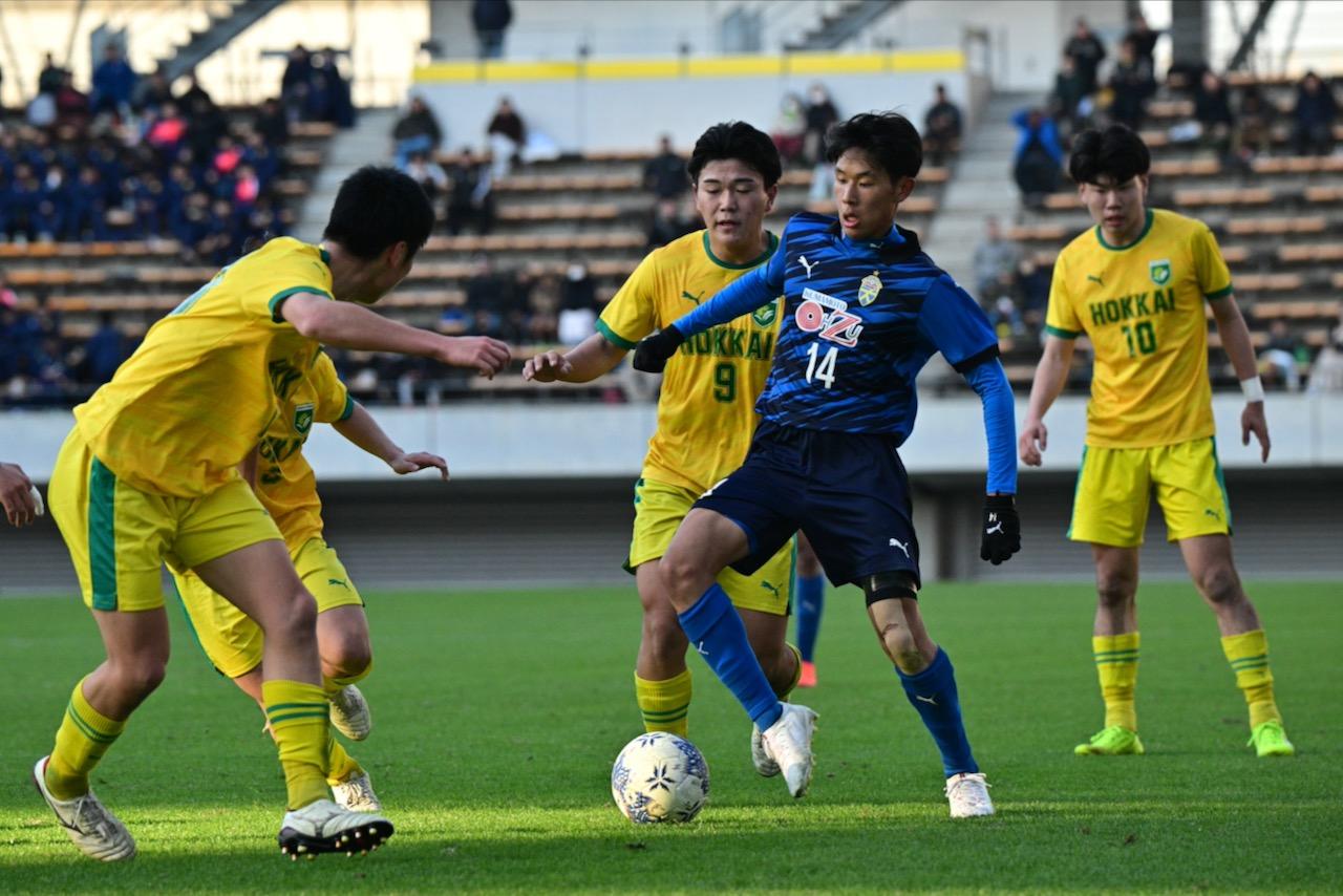 画像 : 6番目の画像 - 【写真一覧】北海は幸先よく先制ゴールを奪ったが… - サッカーマガジンWEB