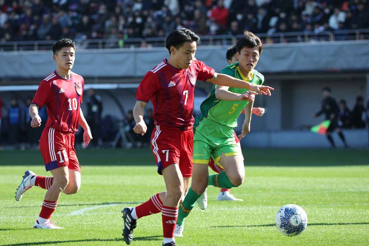 画像 : 1番目の画像 - 【写真】帝京長岡が後半に4得点を挙げて大社を突き放した（写真◎高野徹） - サッカーマガジンWEB