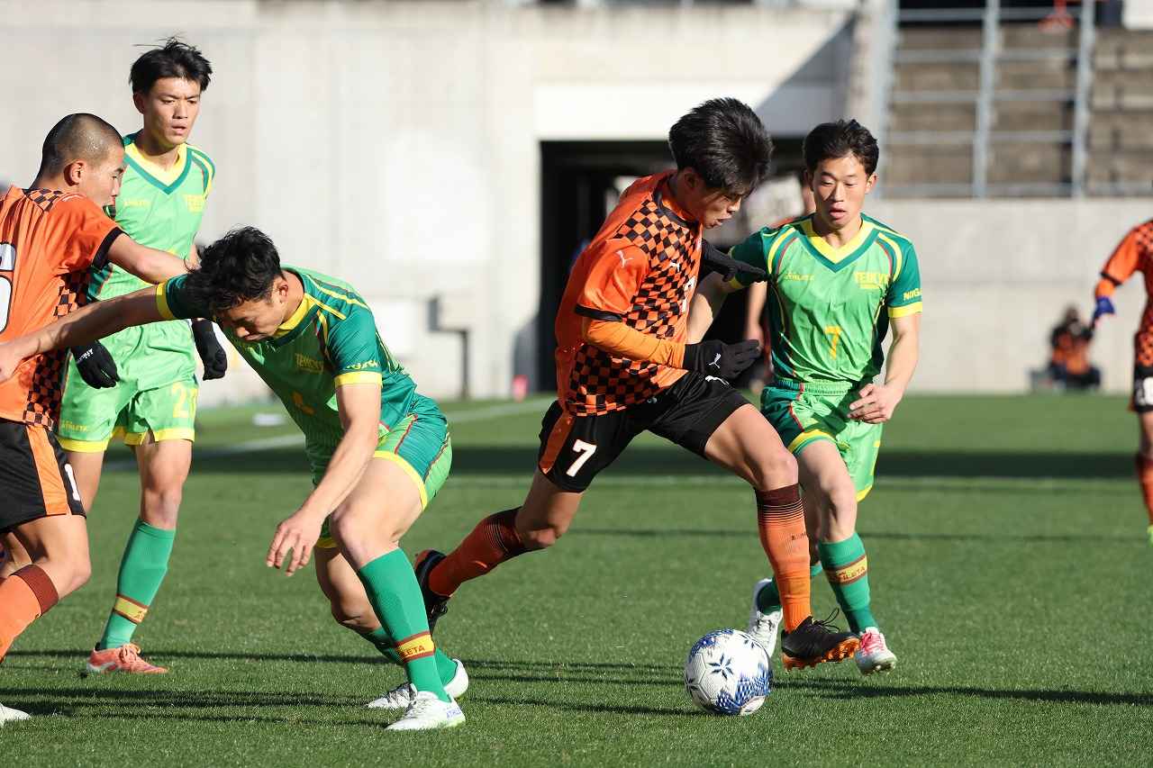 画像 : 7番目の画像 - 【写真一覧】高川学園対帝京長岡は今大会随一の劇的な展開となった（写真◎高野徹） - サッカーマガジンWEB