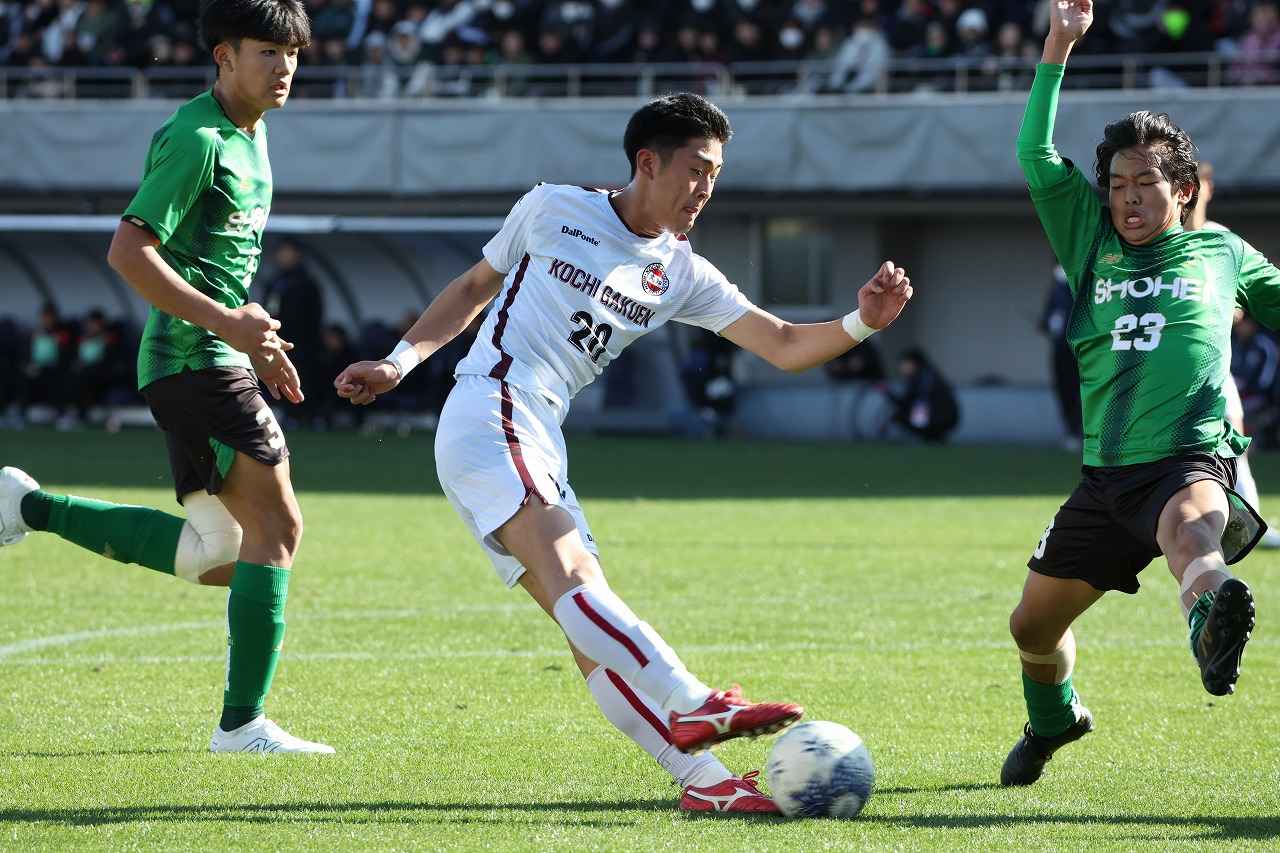 画像 : 5番目の画像 - 【写真一覧】圧倒的な攻撃力を見せつけた昌平が高知を下し、3回戦進出（写真◎高野徹） - サッカーマガジンWEB