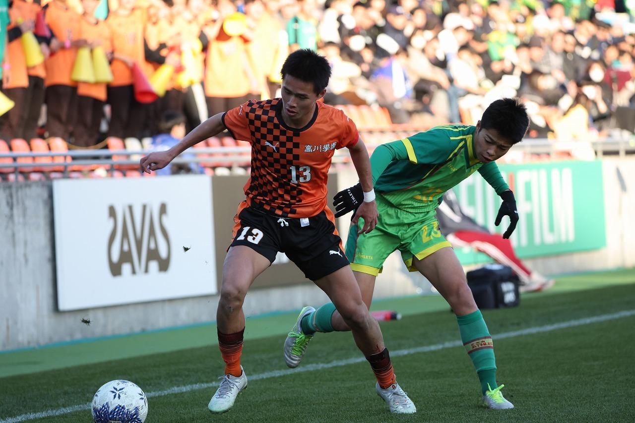 画像 : 3番目の画像 - 【写真一覧】高川学園対帝京長岡は今大会随一の劇的な展開となった（写真◎高野徹） - サッカーマガジンWEB