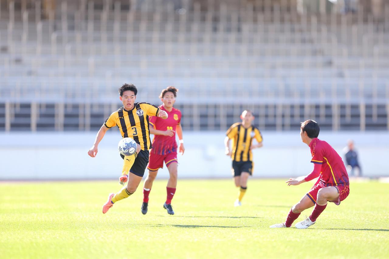 画像 : 2番目の画像 - 【写真一覧】神戸弘陵学園が前回王者の前橋育英を撃破した（写真◎桜井ひとし） - サッカーマガジンWEB