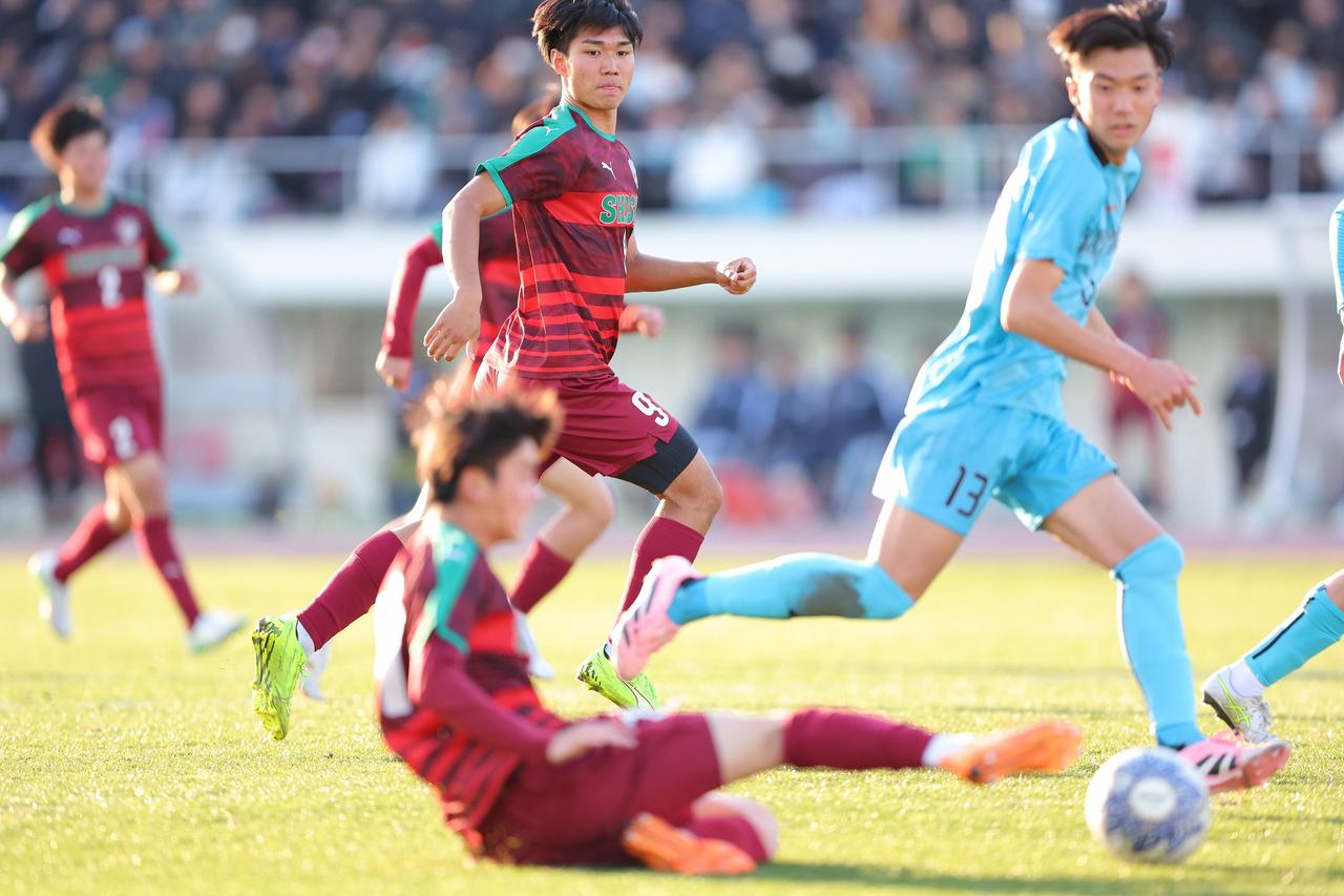 画像 : 3番目の画像 - 【写真一覧】前半のリードを守った尚志が山梨学院に勝ち切る（写真◎桜井ひとし） - サッカーマガジンWEB