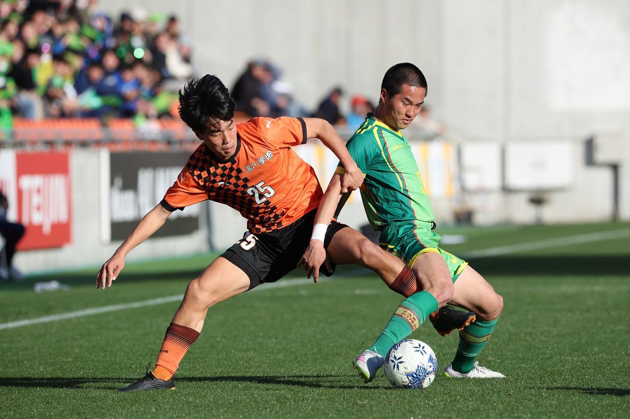 画像 : 9番目の画像 - 【写真一覧】高川学園対帝京長岡は今大会随一の劇的な展開となった（写真◎高野徹） - サッカーマガジンWEB