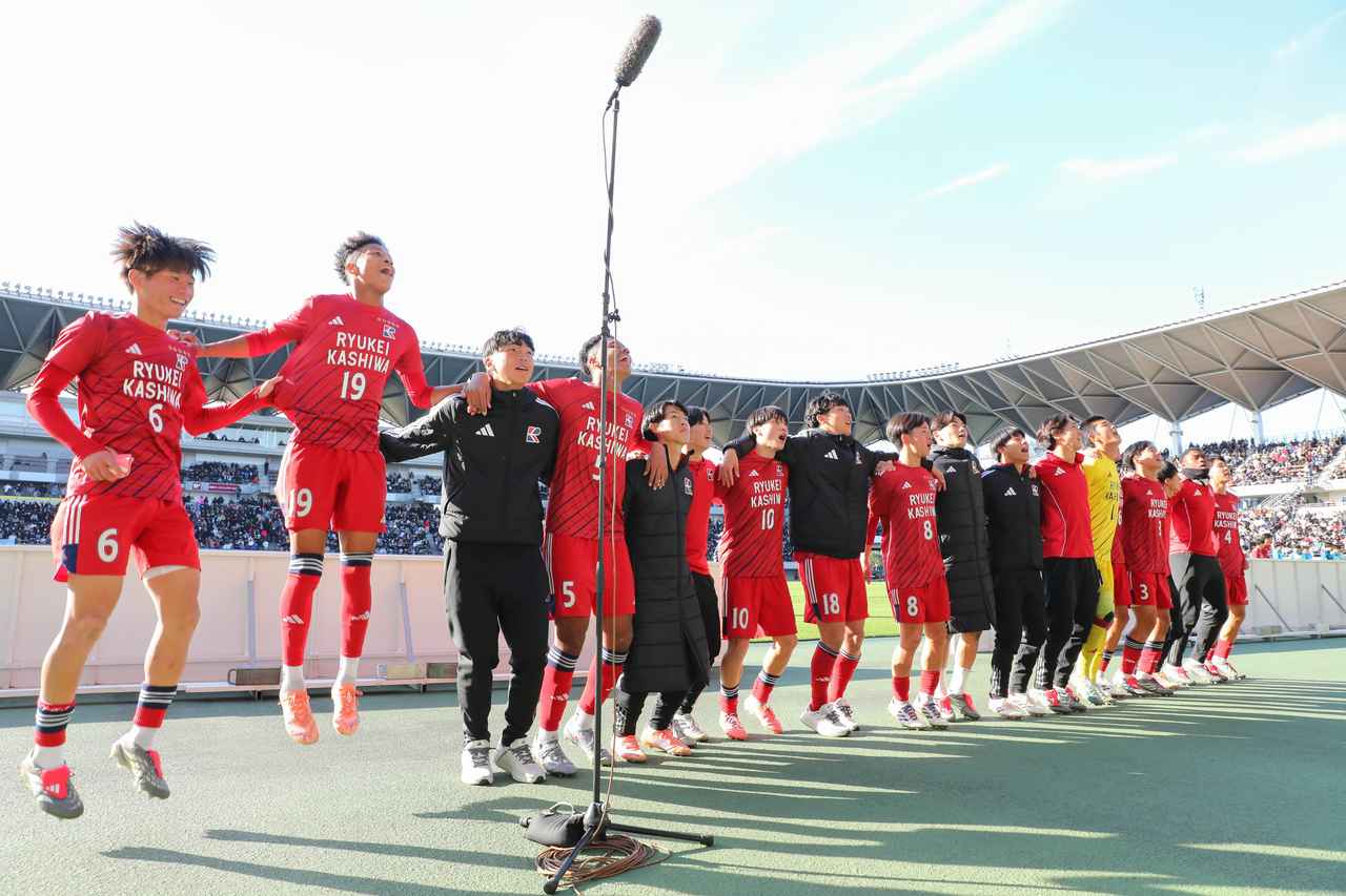 画像 : 9番目の画像 - 【写真一覧】前回大会の雪辱を期す流経大柏が3発快勝で3回戦に進出（写真◎兼村竜介） - サッカーマガジンWEB