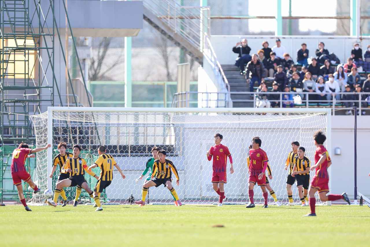 画像 : 5番目の画像 - 【写真一覧】神戸弘陵学園が前回王者の前橋育英を撃破した（写真◎桜井ひとし） - サッカーマガジンWEB