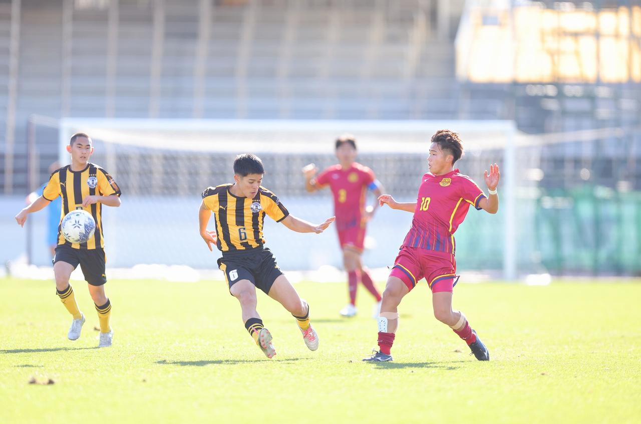 画像 : 6番目の画像 - 【写真一覧】神戸弘陵学園が前回王者の前橋育英を撃破した（写真◎桜井ひとし） - サッカーマガジンWEB