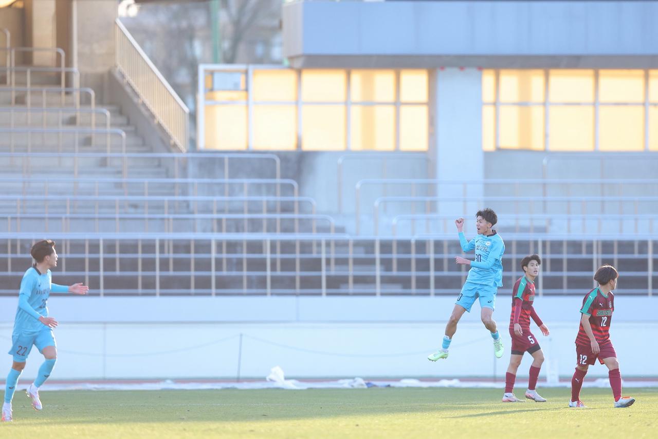 画像 : 5番目の画像 - 【写真一覧】前半のリードを守った尚志が山梨学院に勝ち切る（写真◎桜井ひとし） - サッカーマガジンWEB